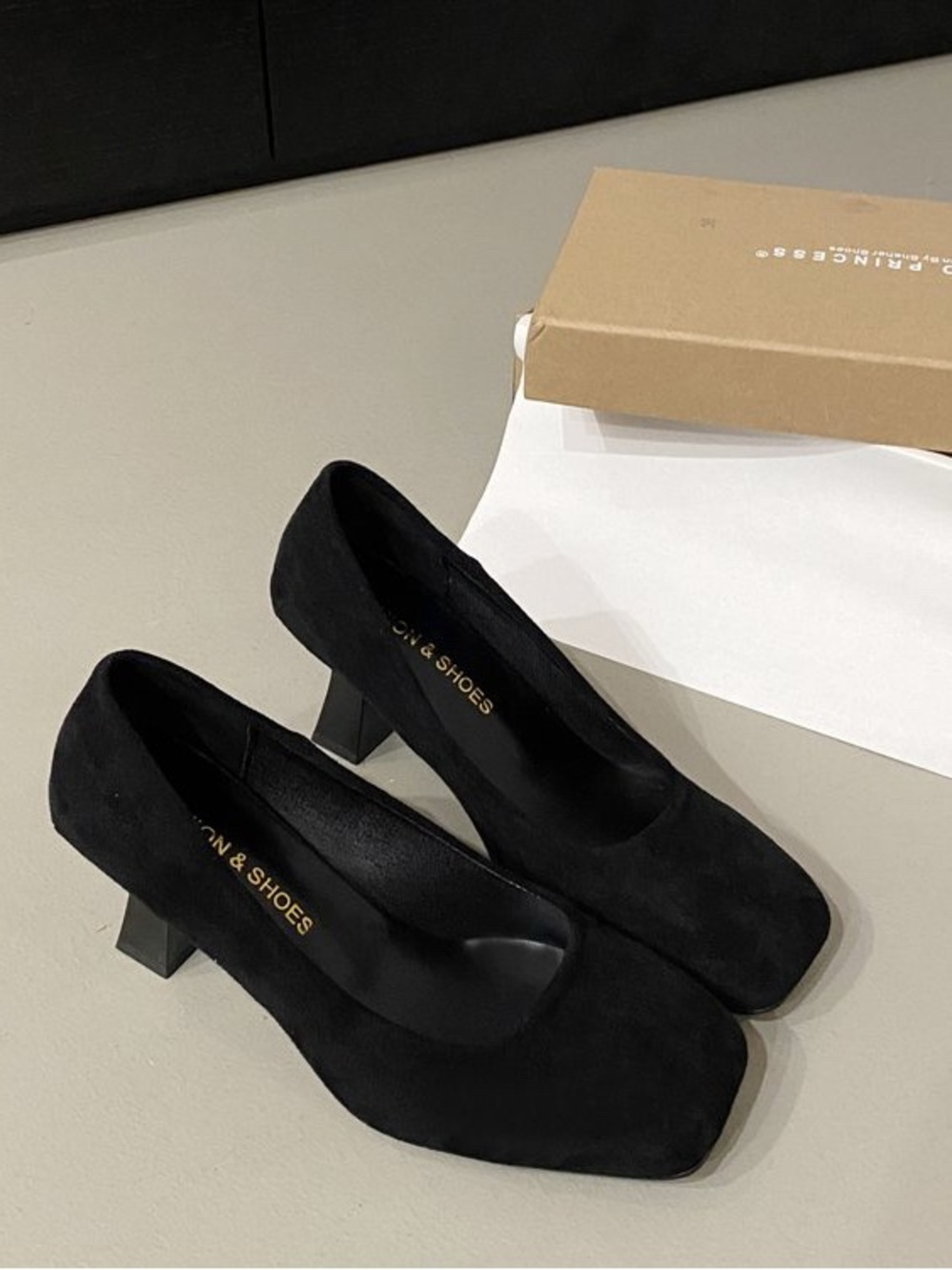 Classic Black Suede Square-Toe Mid Heels - Unbranded
